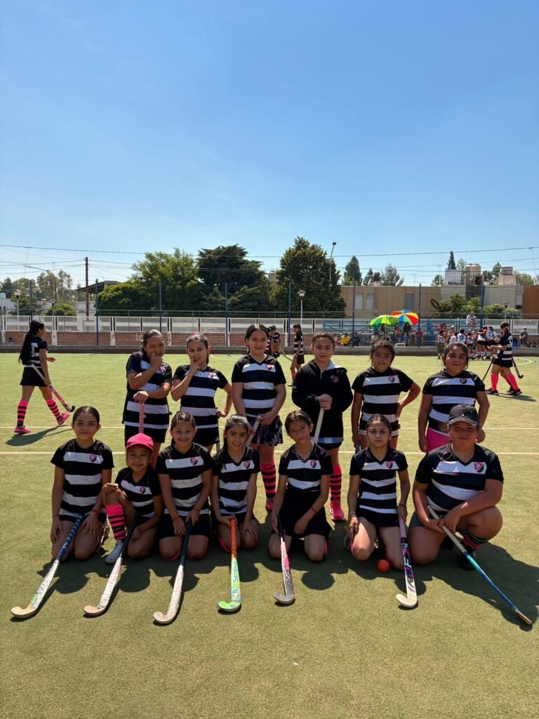 EXITOSO ENCUENTRO DE MINIS HOCKEY MIXTO EN CUTRAL CO