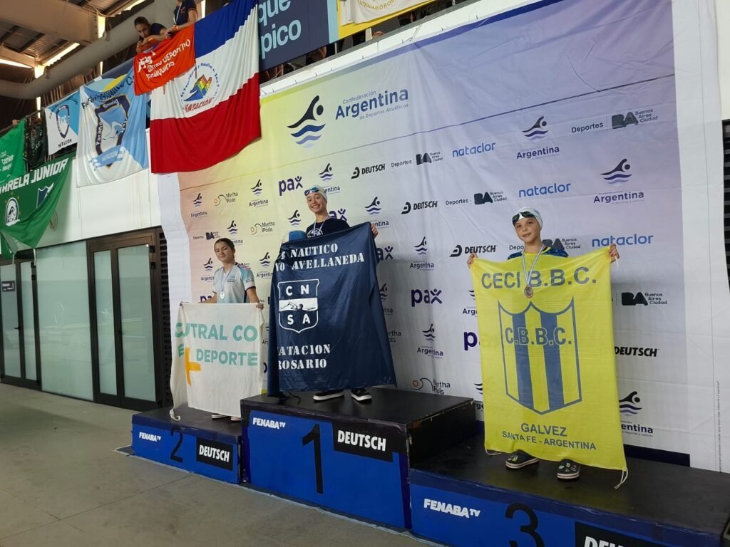 DESTACADA ACTUACIÓN DE LAS NADADORAS DE CUTRAL CO EN EL CUARTO DÍA DEL NACIONAL REPÚBLICA