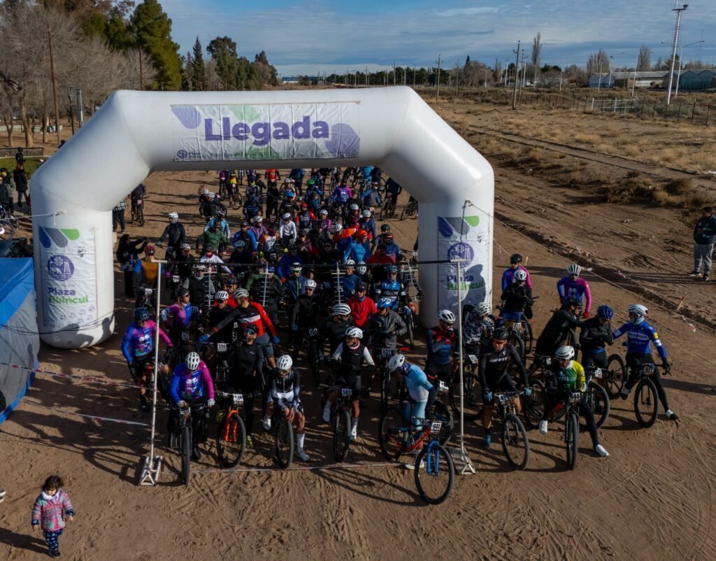 JURASSIC BIKE MTB TUVO UNA EXITOSA PRIMERA EDICIÓN EN PLAZA HUINCUL CON MÁS DE 110 CORREDORESrassic Bike MTB