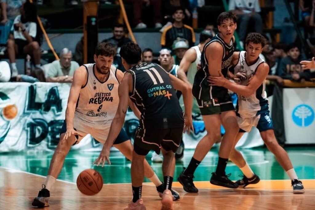 PERFORA GANÓ Y SIGUE INVICTO EN LA FASE REGULAR