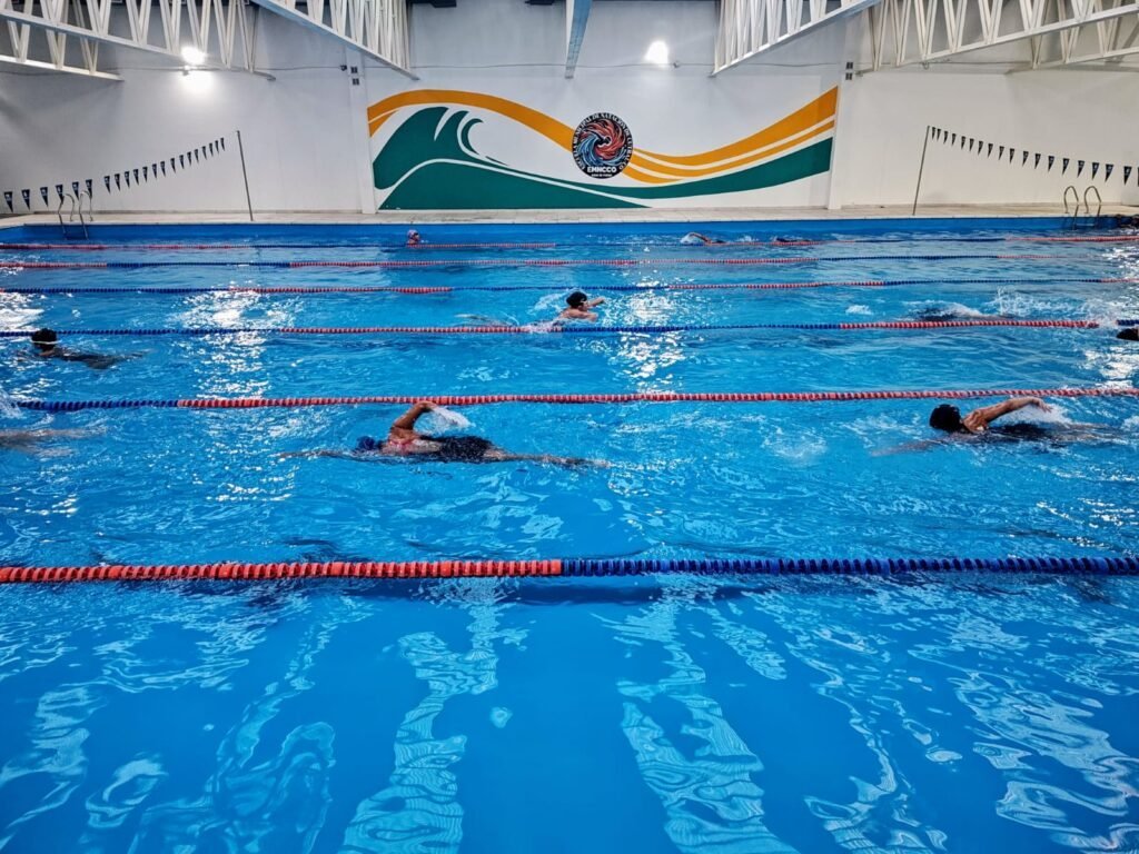LA NATACIÓN NEUQUINA PONE PRIMERA CON UN TORNEO CLAVE RUMBO A LOS EPADE