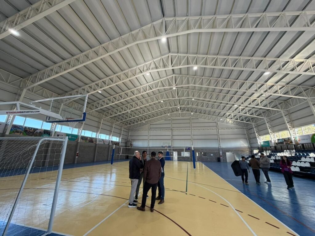 SE INAUGURÓ EL GIMNASIO POLIDEPORTIVO DEL PARQUE DE LA CIUDAD DE CUTRAL CO