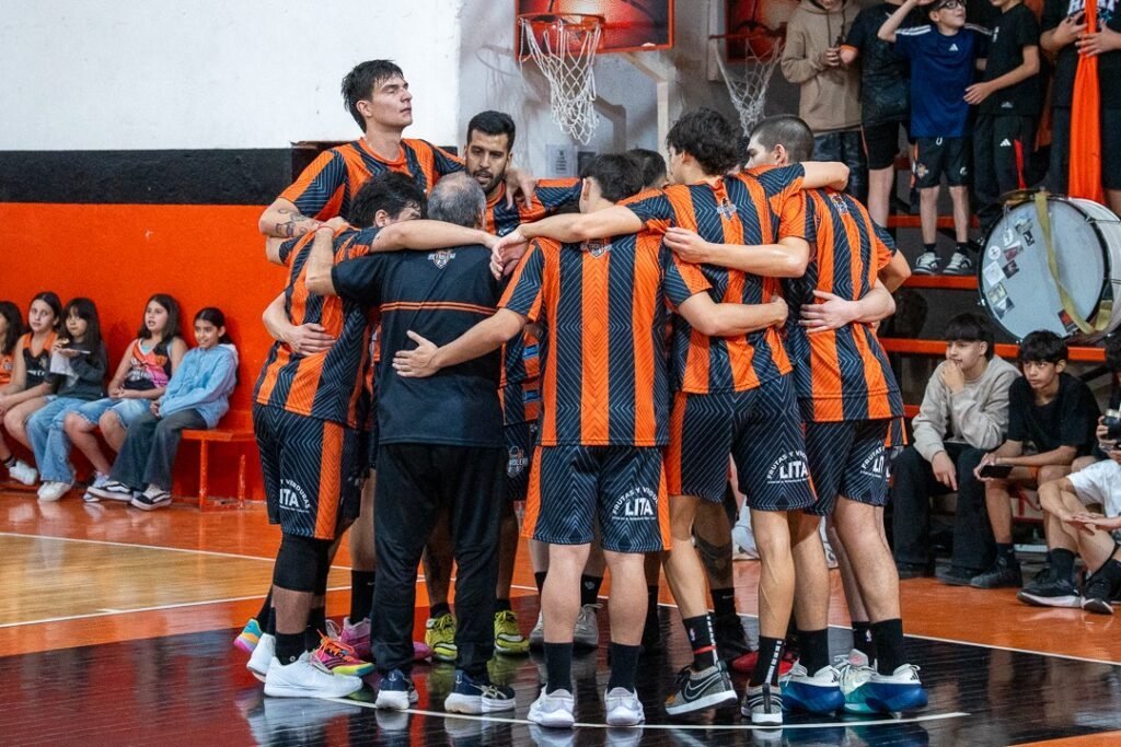 PETROLERO RECIBE A DEPORTIVO ROCA EN BUSCA DE SU PRIMER TRIUNFO