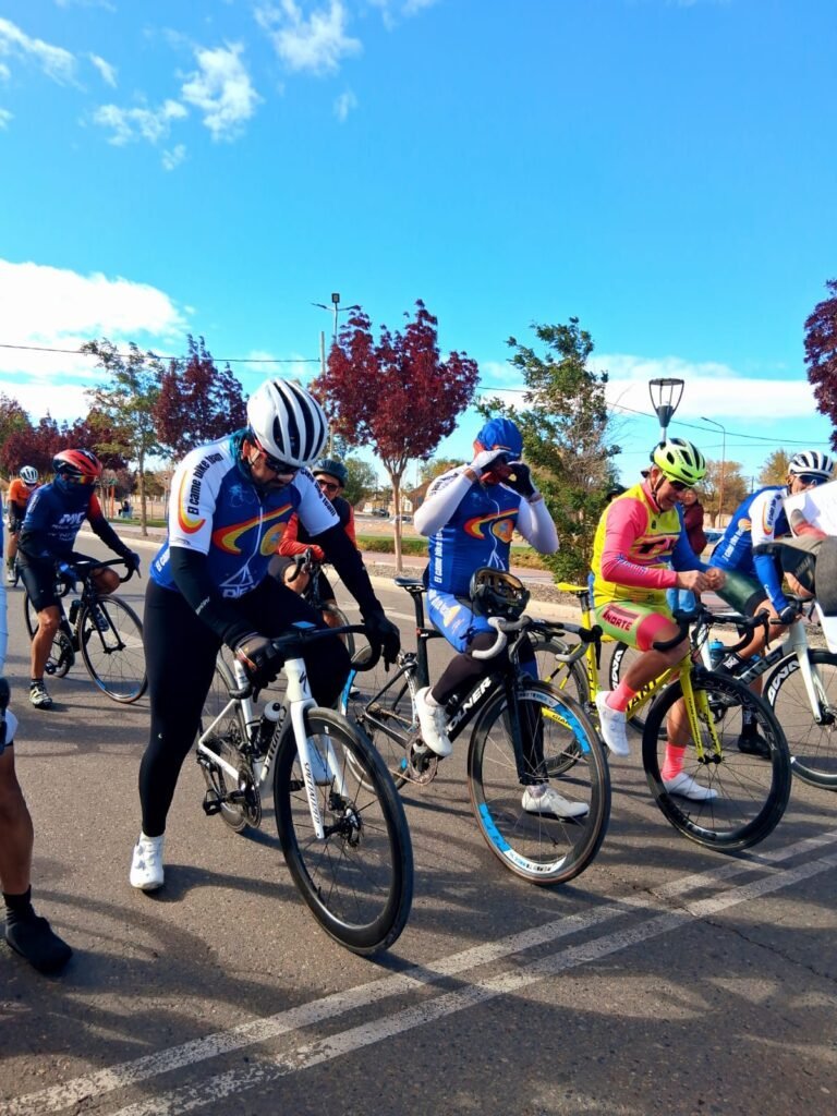 SE REALIZÓ EL FESTIVAL CICLÍSTICO EN CUTRAL CO